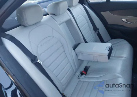 2016 Mercedes-Benz C 300 4Matic/Luxury 4Matic/Sport 4Matic z USA, uszkodzony, nr VIN 55SWF4KB6GU176303